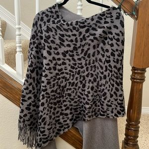 L.I.B Grey Cheetah print Poncho NWT